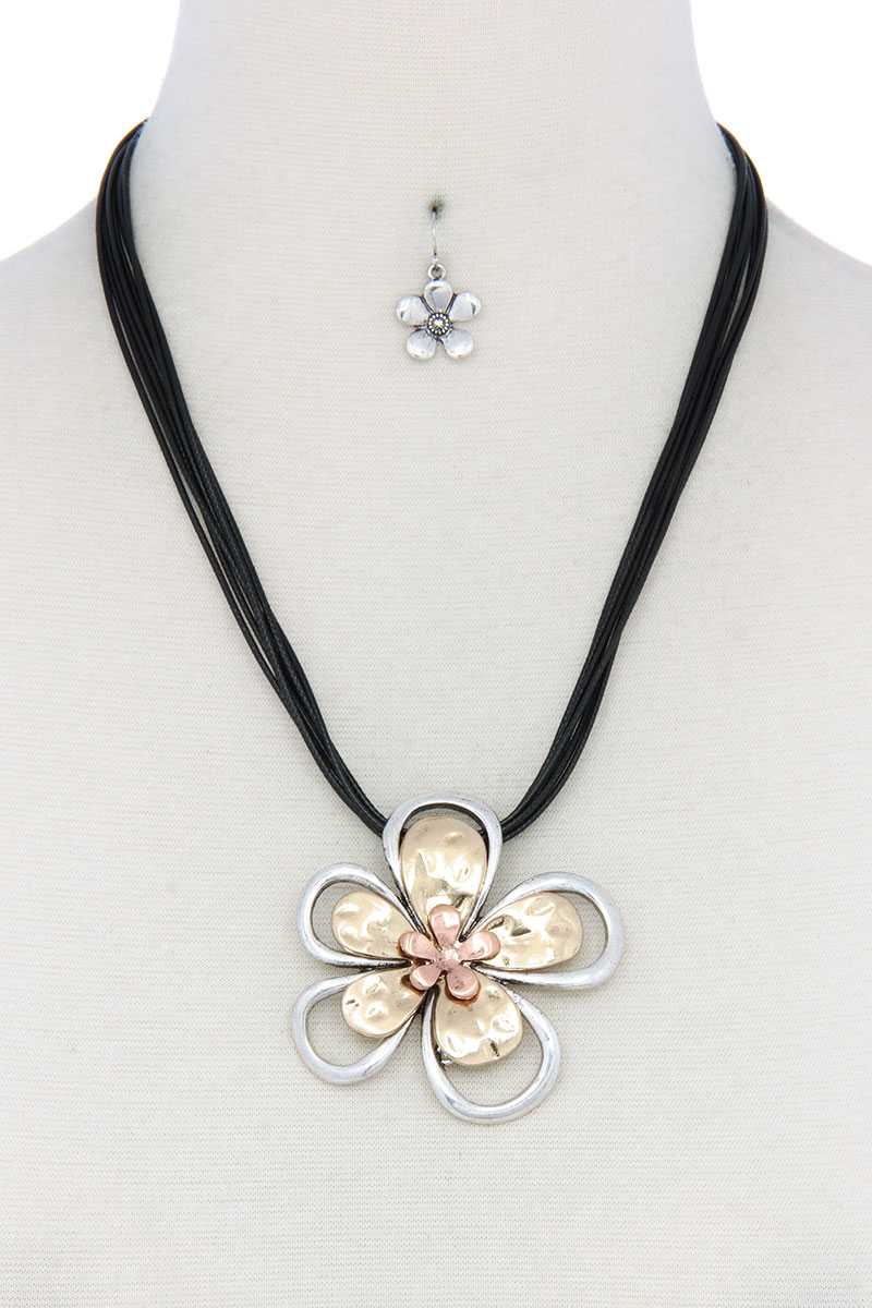 Two Tone Flower Pendant Pu Leather Necklace - A&A Haute Spot